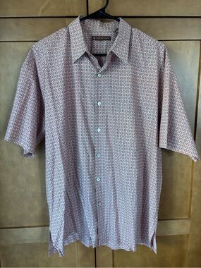 Tori Richard Men’s Short-Sleeve Geo Print Button-Down in Red and White